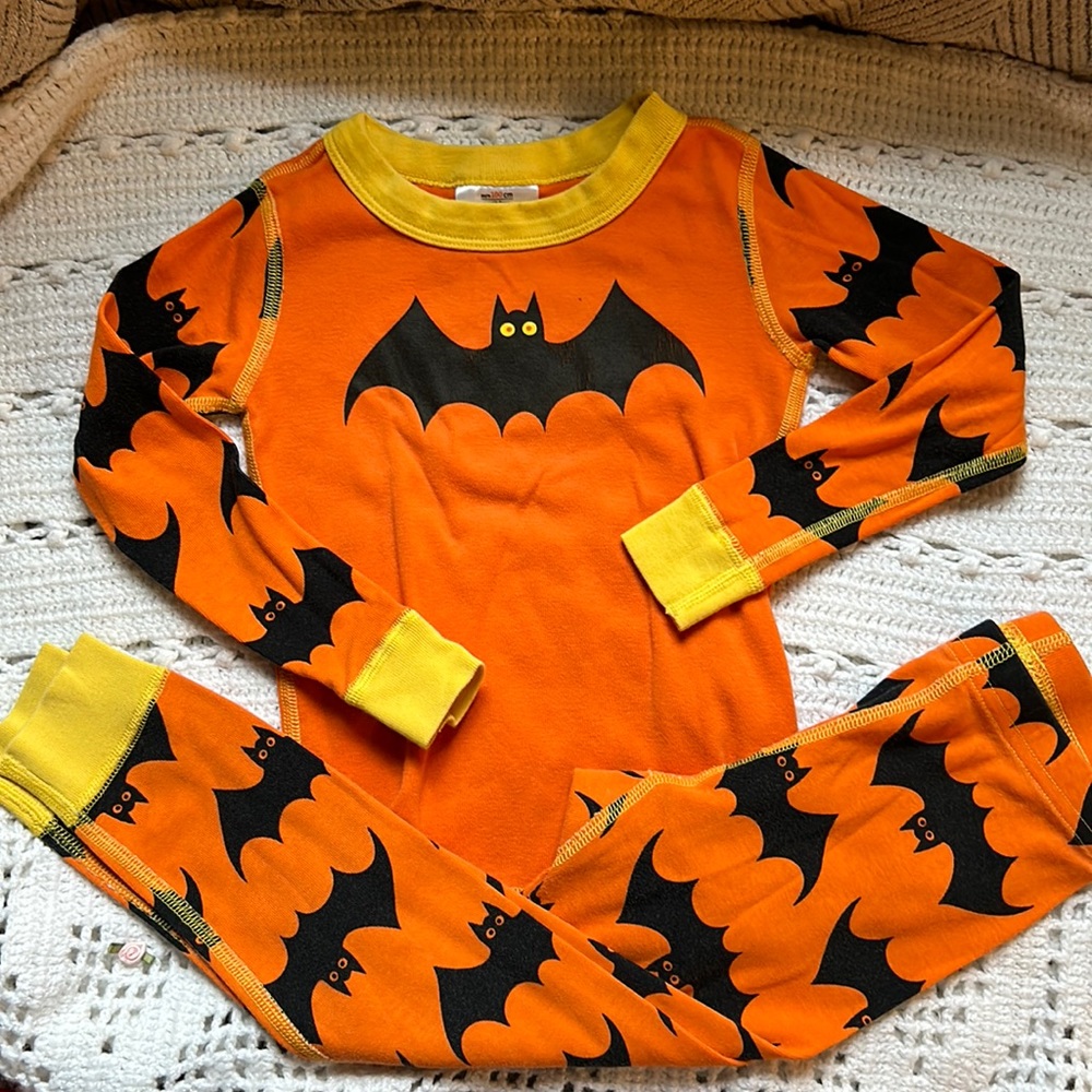 Hanna Anderson Halloween bat design jammies